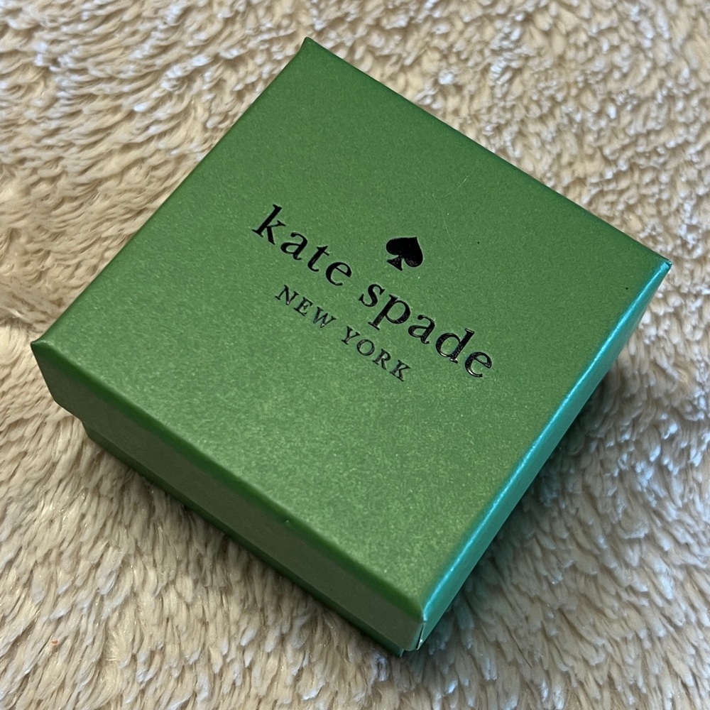 KATE SPADE One In A Million “C” Initial Necklace - Picture 3 of 6